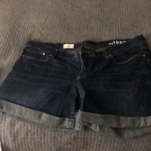 GAP sexy boyfriend shorts 32